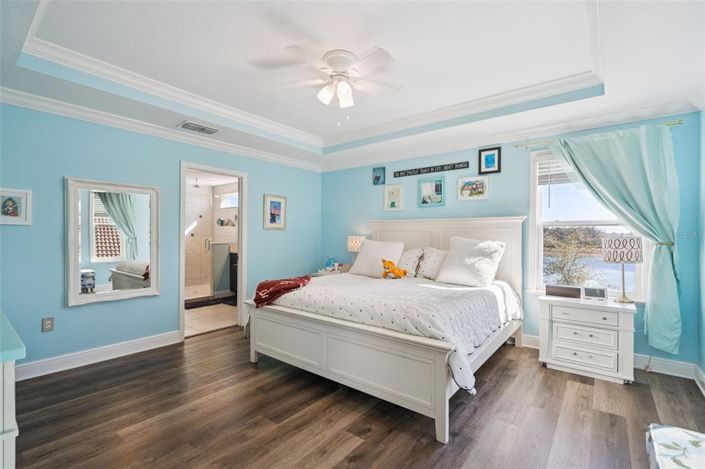 Image No.30-5 Bed House for sale