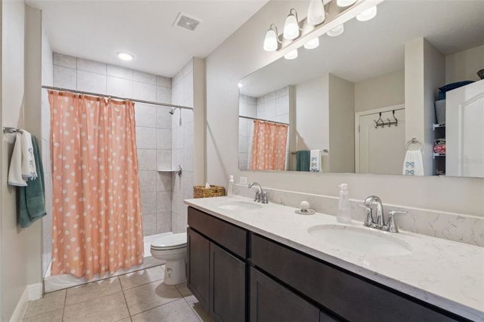 Image No.36-5 Bed House for sale