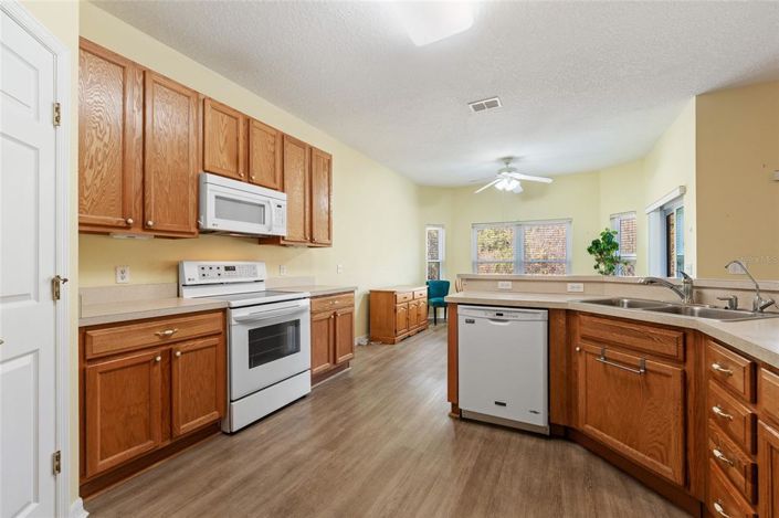 Image No.10-2 Bed House for sale