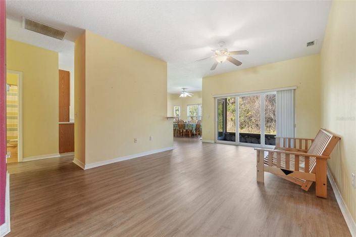 Image No.4-2 Bed House for sale