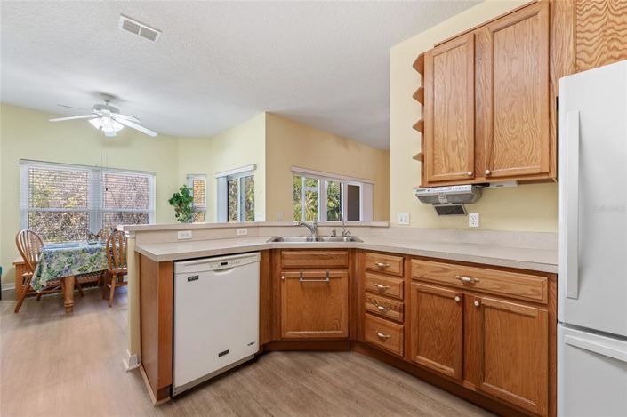 Image No.8-2 Bed House for sale