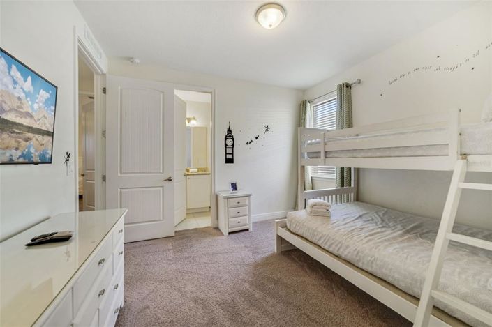 Image No.28-6 Bed House for sale