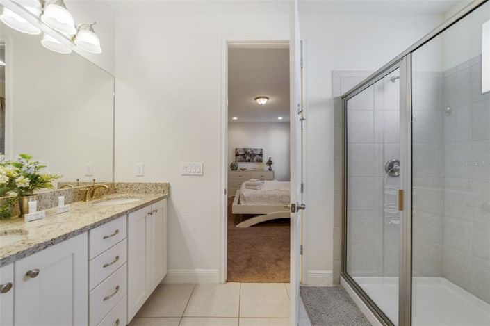 Image No.33-6 Bed House for sale