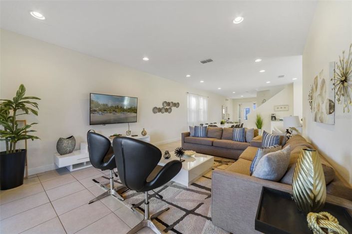 Image No.9-6 Bed House for sale