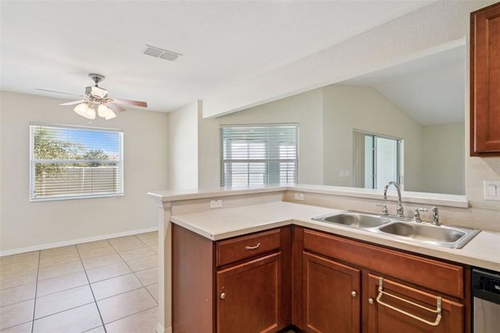 Image No.9-4 Bed House for sale