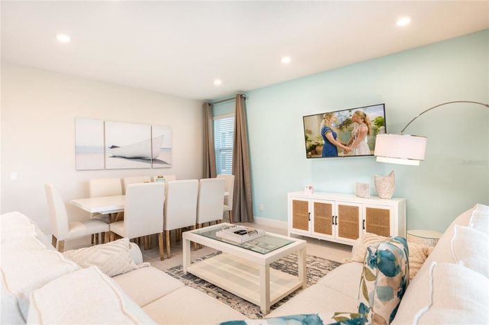 Image No.5-6 Bed House for sale