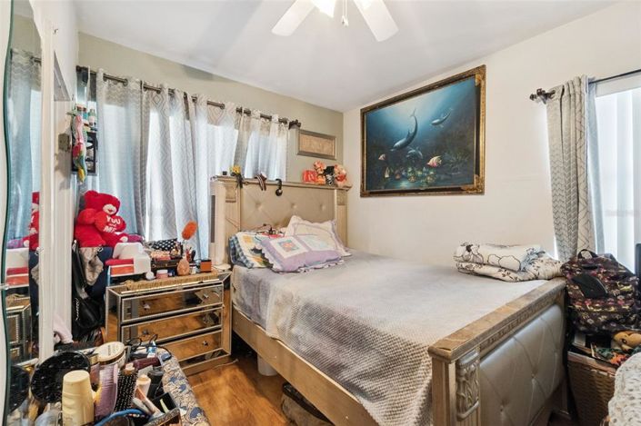 Image No.8-4 Bed House for sale