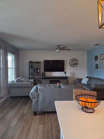 Image No.10-3 Bed House for sale