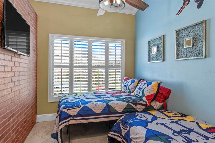 Image No.18-8 Bed House for sale