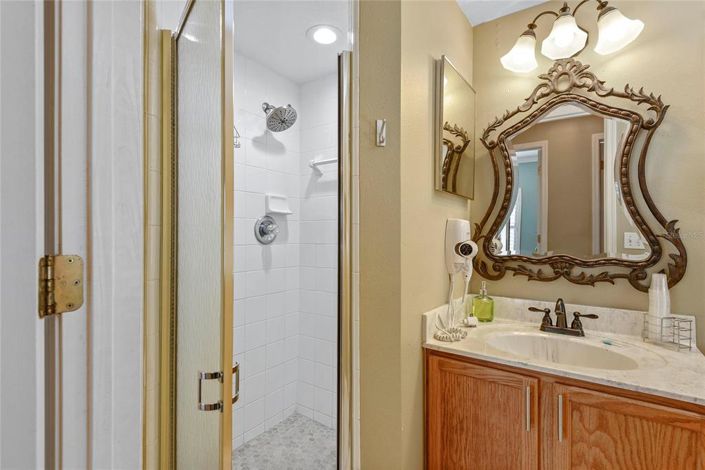 Image No.27-8 Bed House for sale