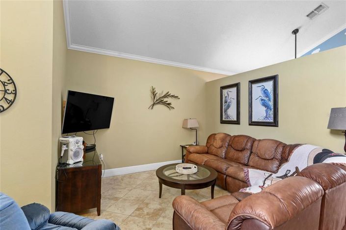 Image No.4-8 Bed House for sale