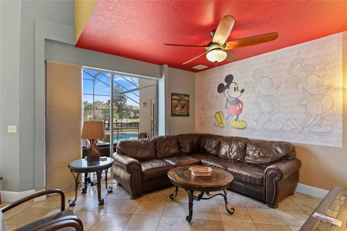 Image No.7-8 Bed House for sale