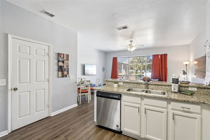 Image No.12-3 Bed Townhouse for sale