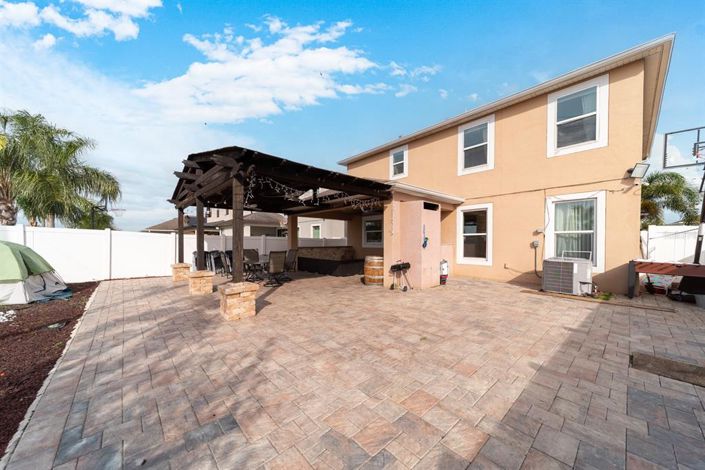 Image No.16-4 Bed House for sale