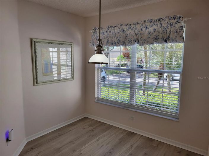 Image No.11-2 Bed House for sale