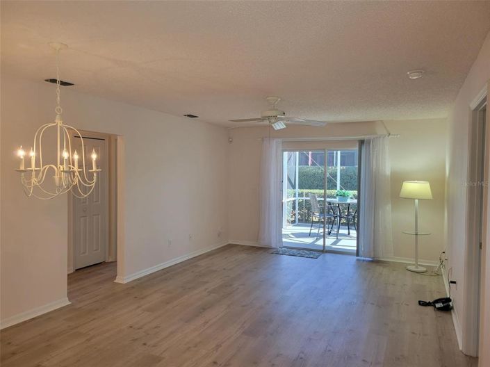 Image No.5-2 Bed House for sale