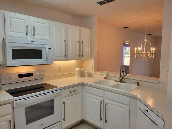 Image No.9-2 Bed House for sale