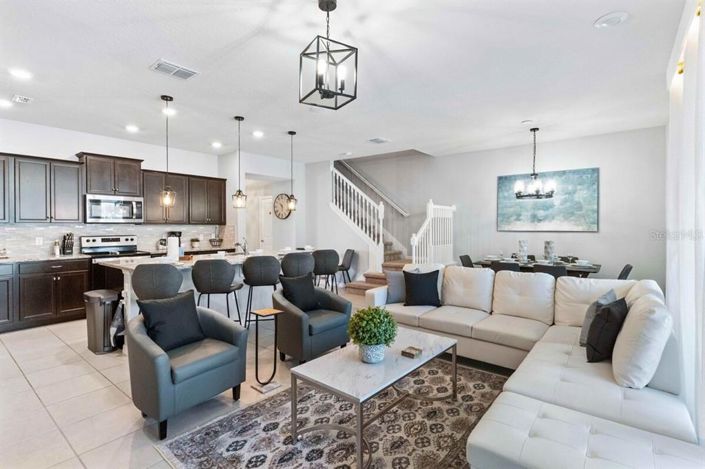 Image No.6-5 Bed Townhouse for sale