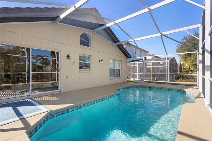 Image No.15-3 Bed House for sale