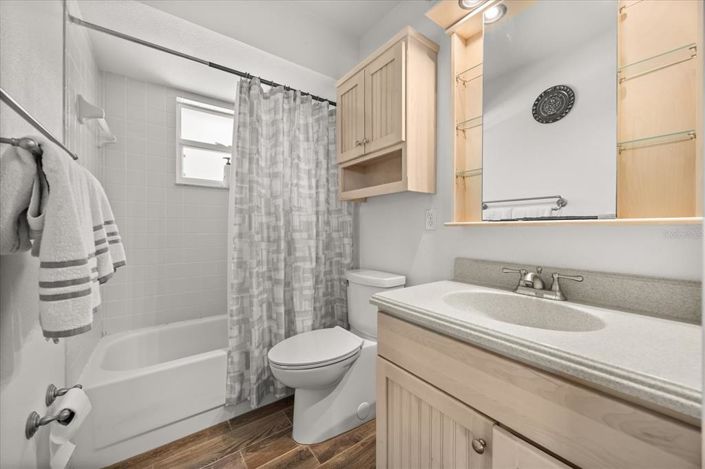 Image No.15-3 Bed House for sale