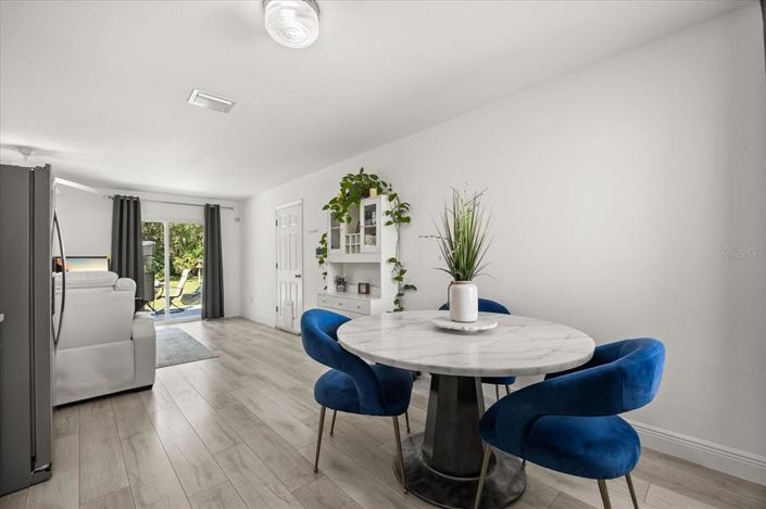 Image No.17-3 Bed House for sale