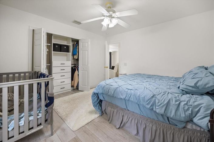 Image No.21-3 Bed House for sale