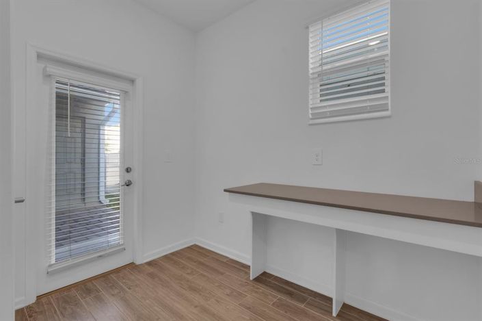 Image No.18-4 Bed House for sale