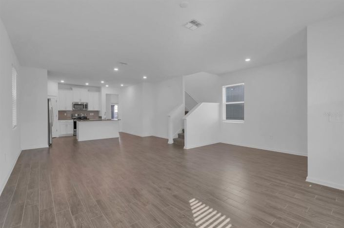 Image No.2-4 Bed House for sale