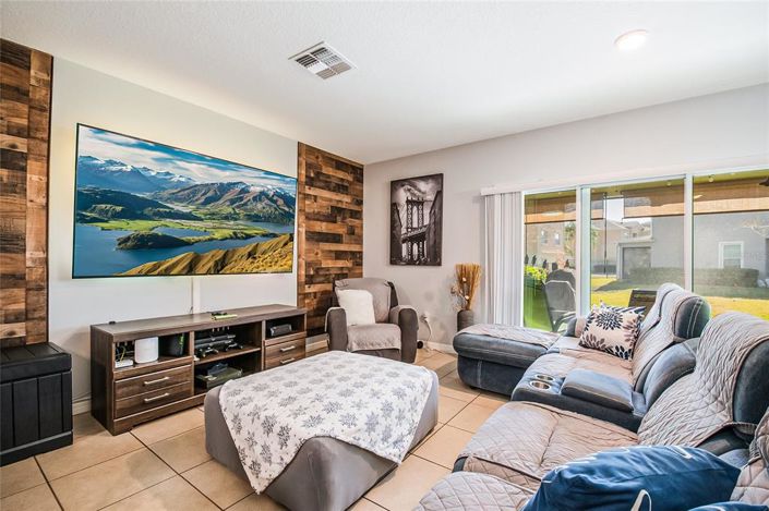 Image No.18-3 Bed Townhouse for sale