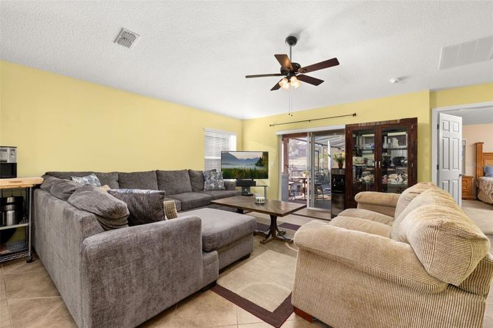 Image No.12-4 Bed House for sale