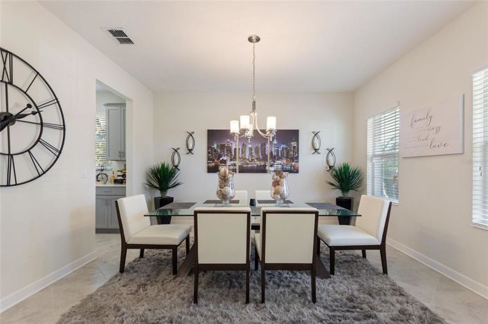 Image No.8-4 Bed House for sale