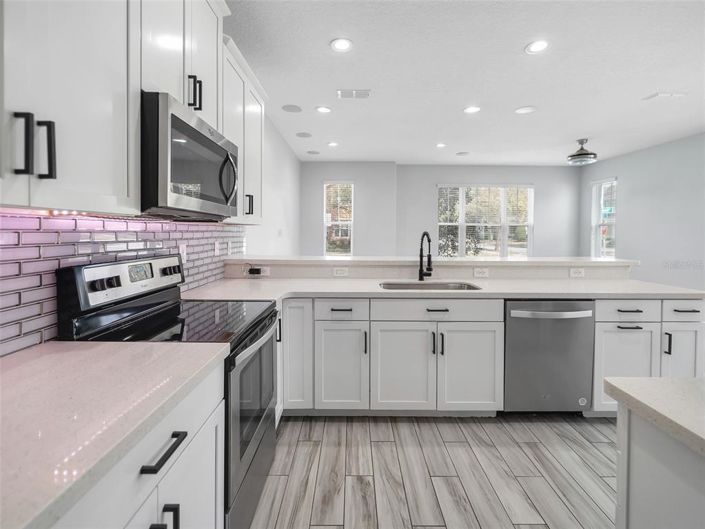 Image No.10-3 Bed Townhouse for sale