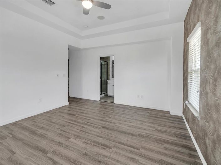 Image No.18-3 Bed Townhouse for sale