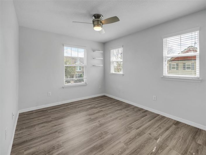 Image No.26-3 Bed Townhouse for sale