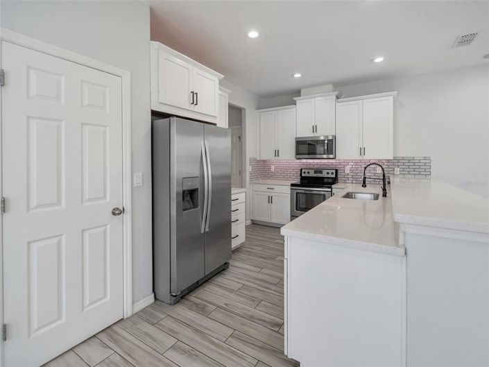 Image No.8-3 Bed Townhouse for sale