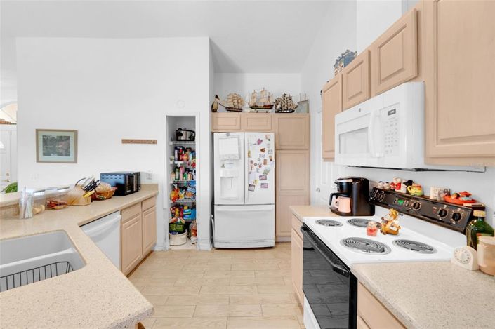 Image No.10-3 Bed House for sale