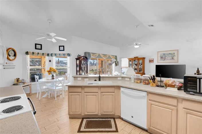 Image No.12-3 Bed House for sale