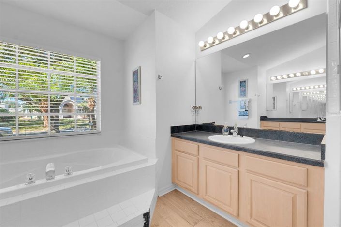 Image No.19-3 Bed House for sale