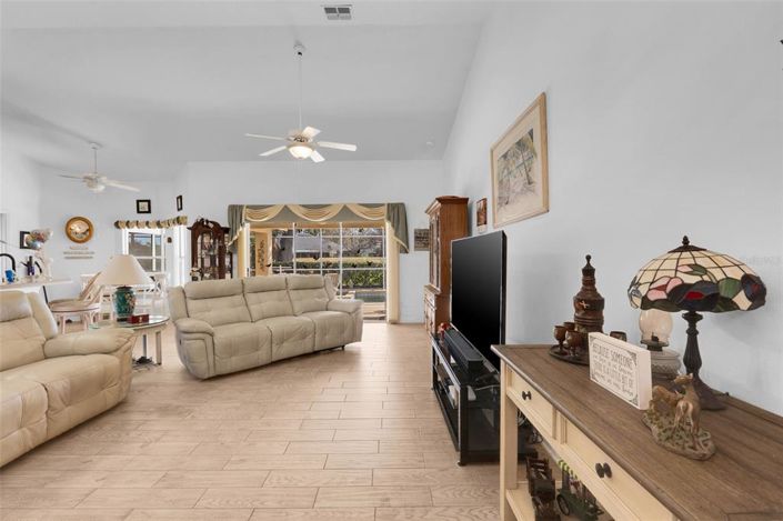 Image No.6-3 Bed House for sale