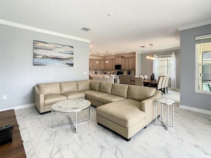 Image No.3-6 Bed House for sale