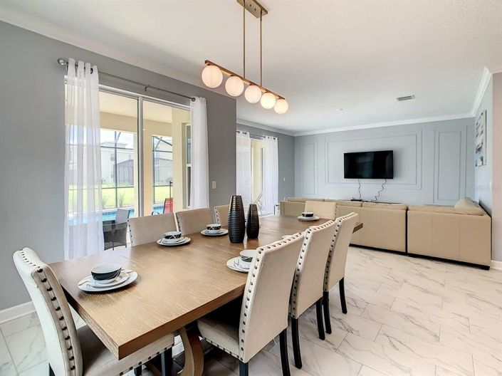 Image No.7-6 Bed House for sale