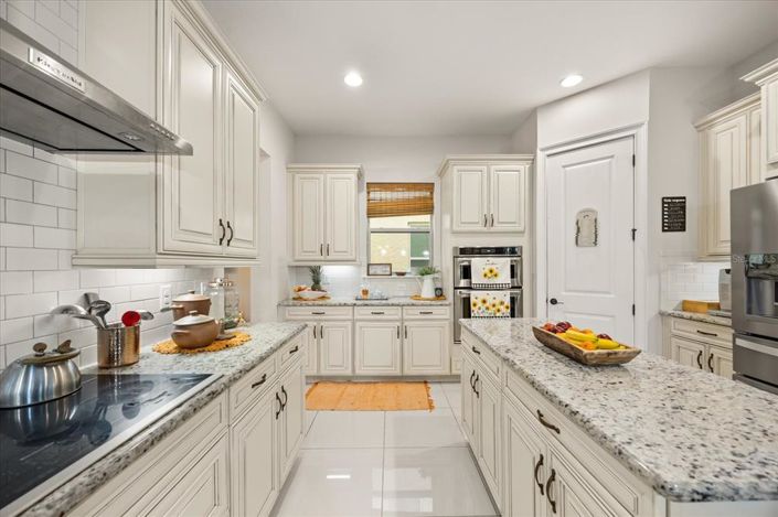 Image No.11-6 Bed House for sale