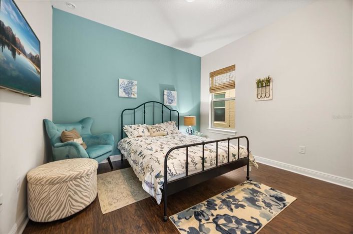 Image No.17-6 Bed House for sale