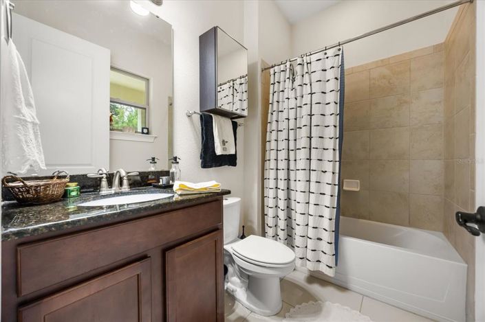 Image No.18-6 Bed House for sale