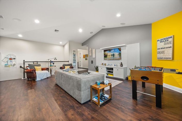 Image No.26-6 Bed House for sale