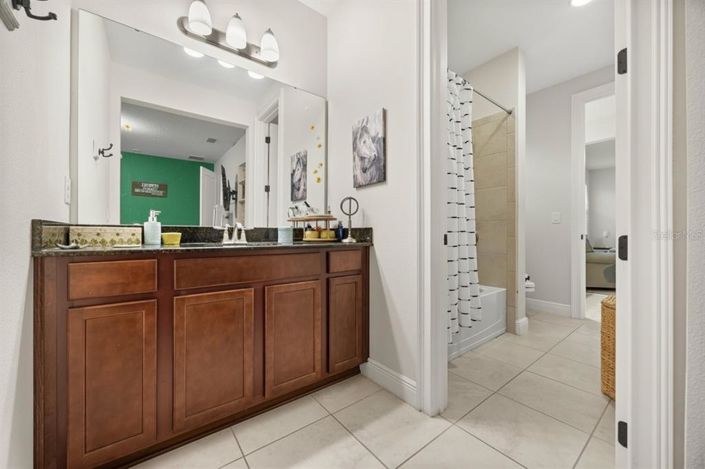 Image No.30-6 Bed House for sale