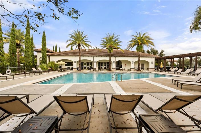 Image No.39-6 Bed House for sale