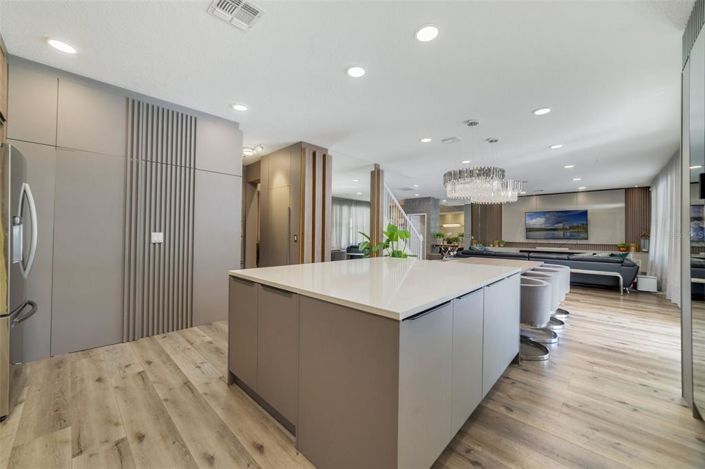 Image No.11-5 Bed House for sale