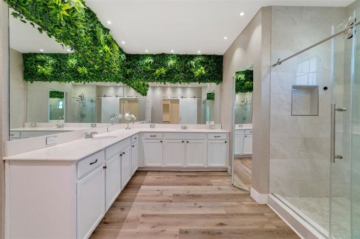 Image No.15-5 Bed House for sale