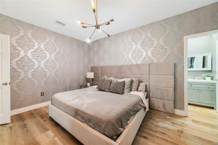 Image No.21-5 Bed House for sale